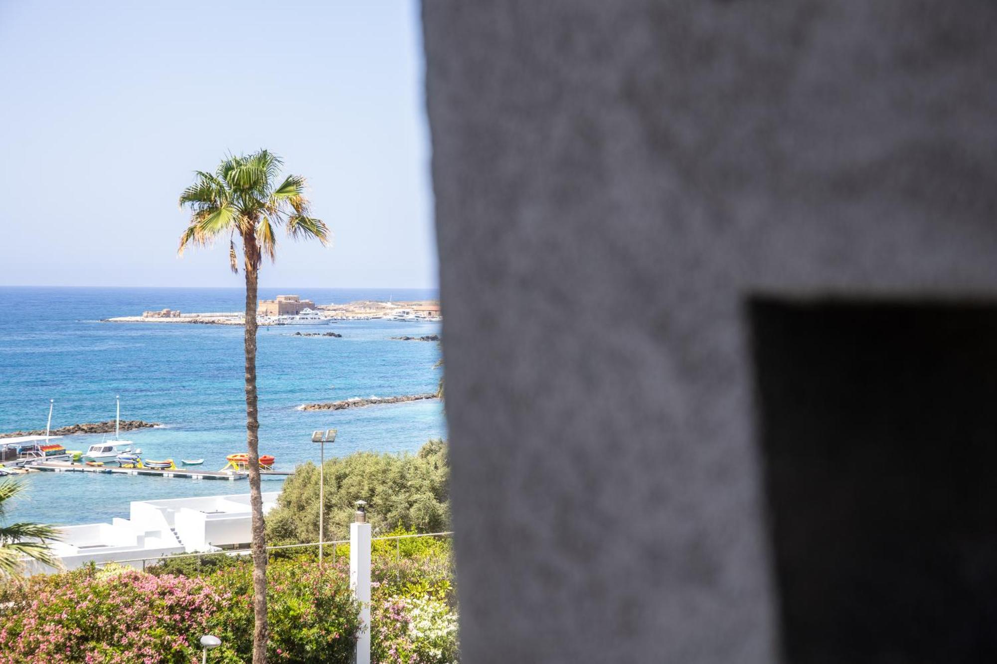 بافوس Waterside Sea View Apartments المظهر الخارجي الصورة